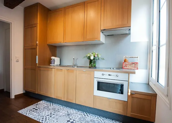 Vancouver Apartment Honfleur