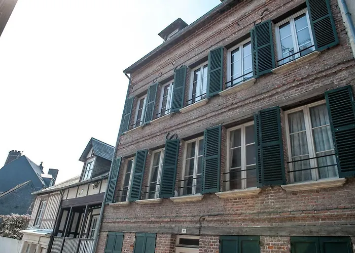 Vancouver Apartment Honfleur