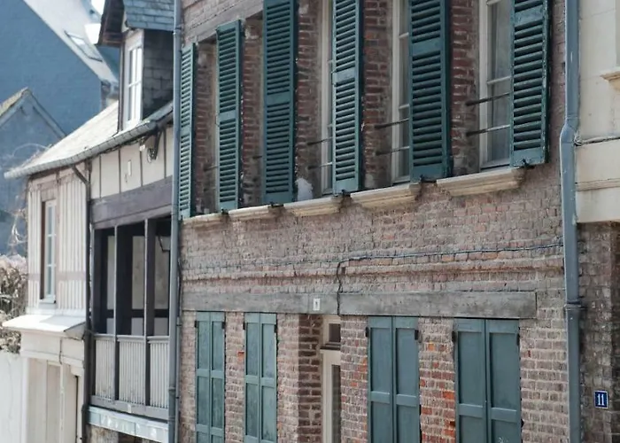 Vancouver Apartment Honfleur